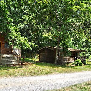 Robin Hill Rv Resort & Campground - Caravan Park
